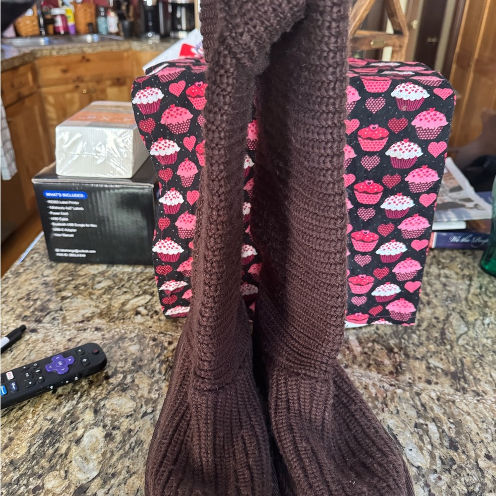 Brown Ugg sweater boots with buttons size 7 - Picture 4 of 4